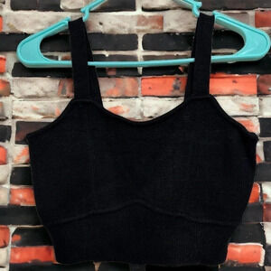 House of Harlow 1960 NWT’s knit cropped sweater tank. Size large